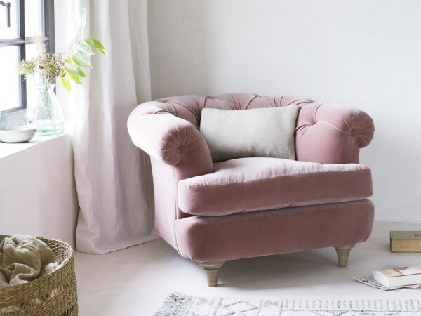 415900-swaggamuffin-chair-in-chalky-pink-vintage-velvet.jpg 415900-swaggamuffin-chair-in-chalky-pink-vintage-velvet.jpg